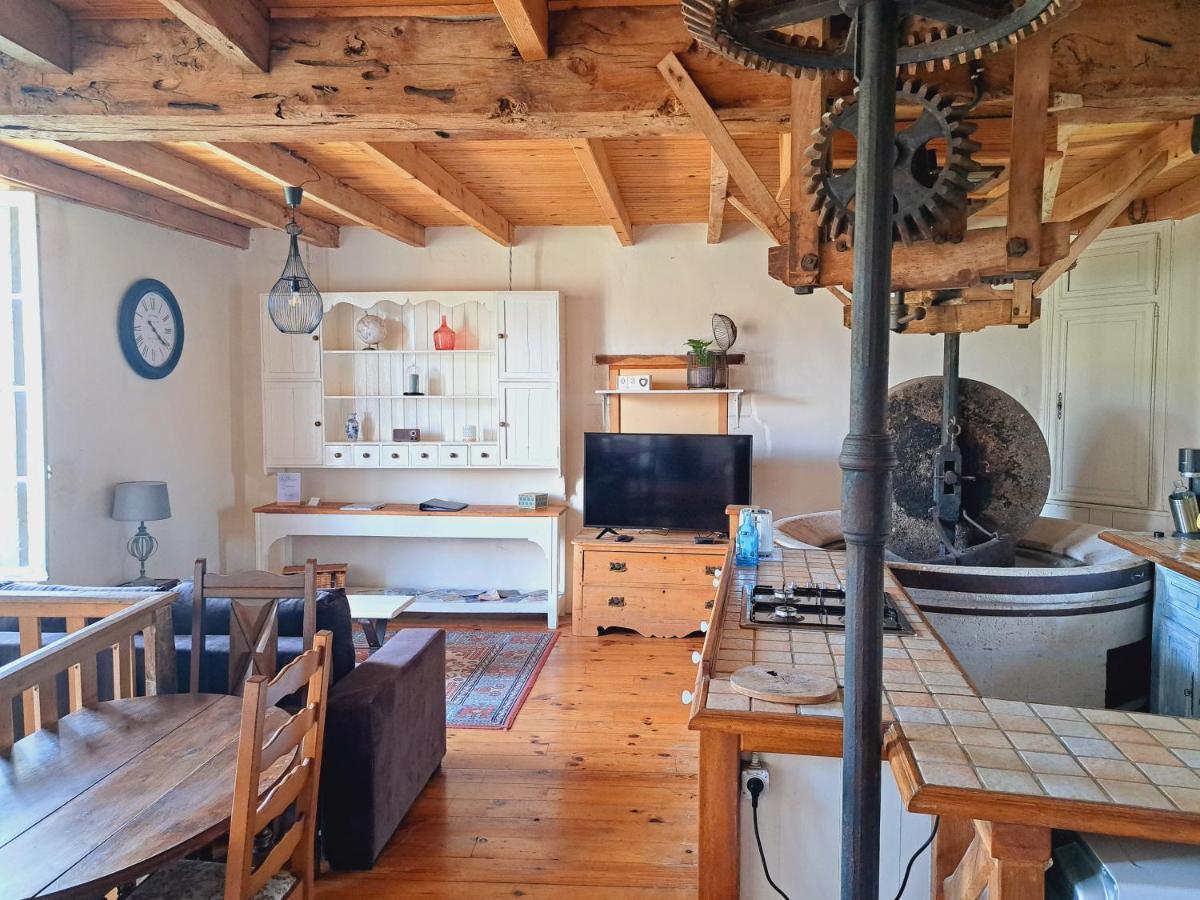 Le Moulin Etourneau - 3 Gites Avec 2 Piscines Champagnac  Exteriör bild
