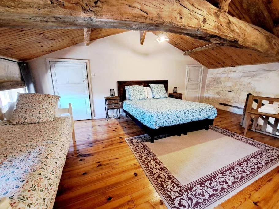 Le Moulin Etourneau - 3 Gites Avec 2 Piscines Champagnac  Exteriör bild